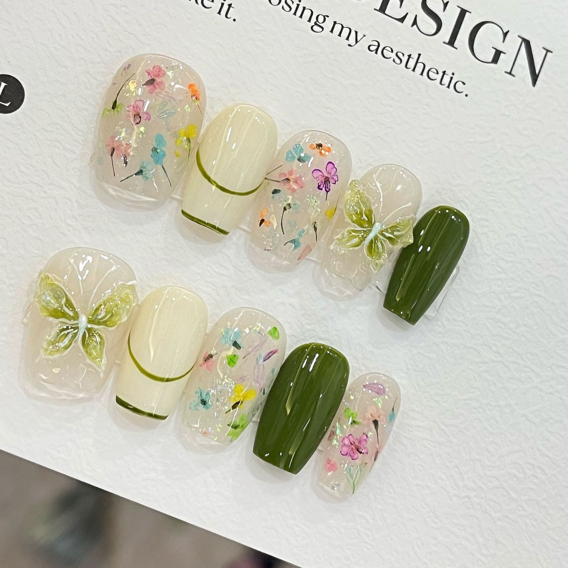 Nail Art French Nails - 10 faux ongles papillon fleuris, forme