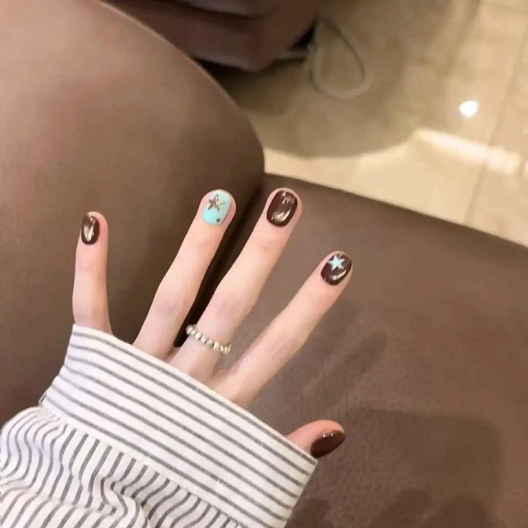 Petites gouttelettes d'eau mar - Nail Art French Nails avis et prix