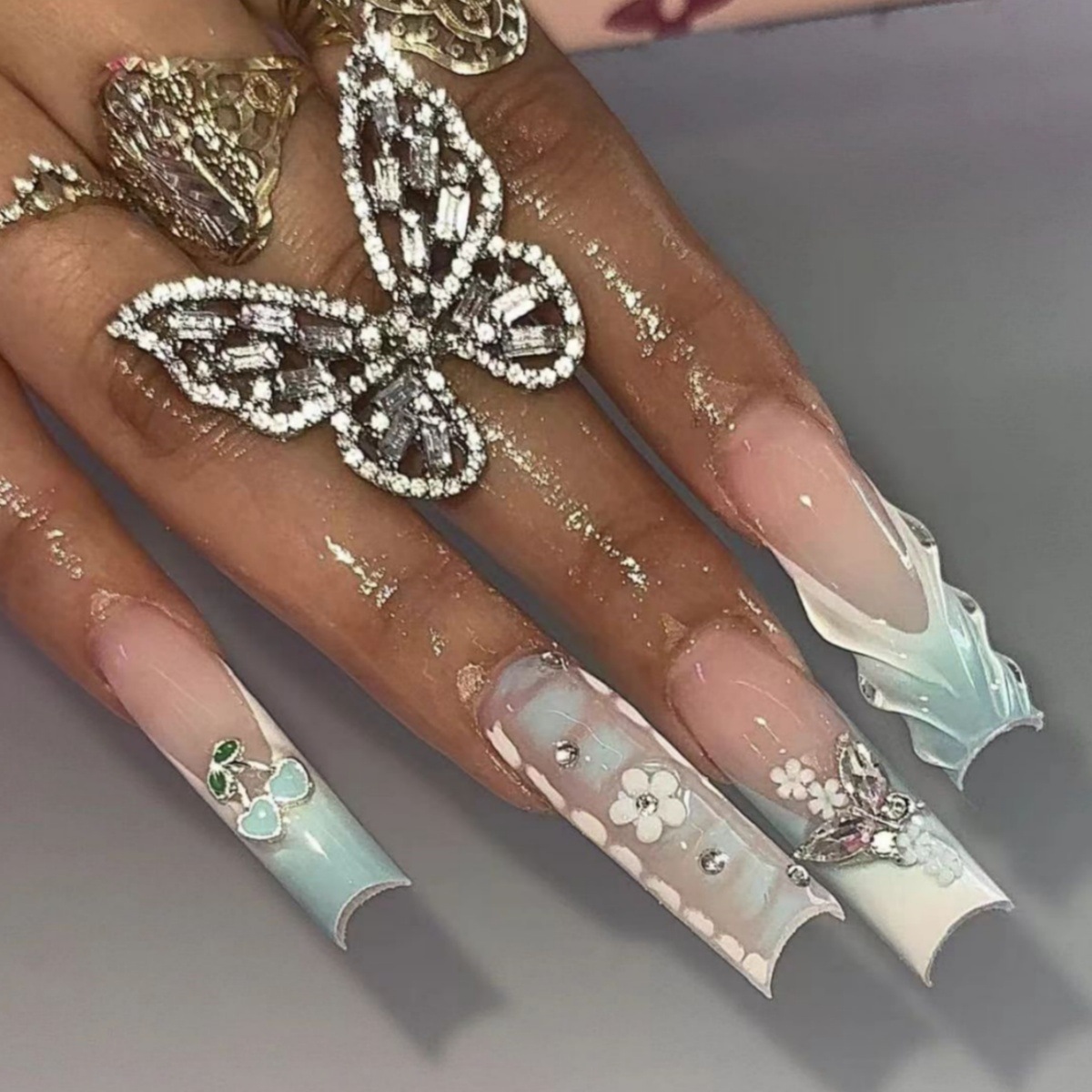 24 pièces fleur presse sur ong - Nail Art French Nails avis et prix